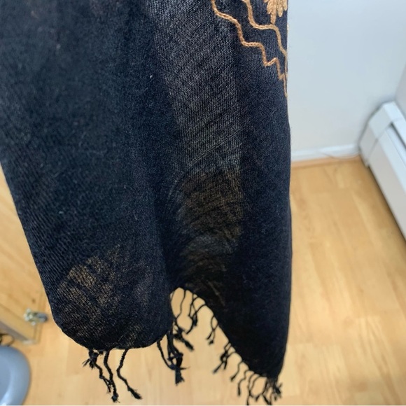 Sevya Handmade Wrap Shaw  Black All Over Floral Embroidered  Fringe Wool Viscose - Picture 7 of 12